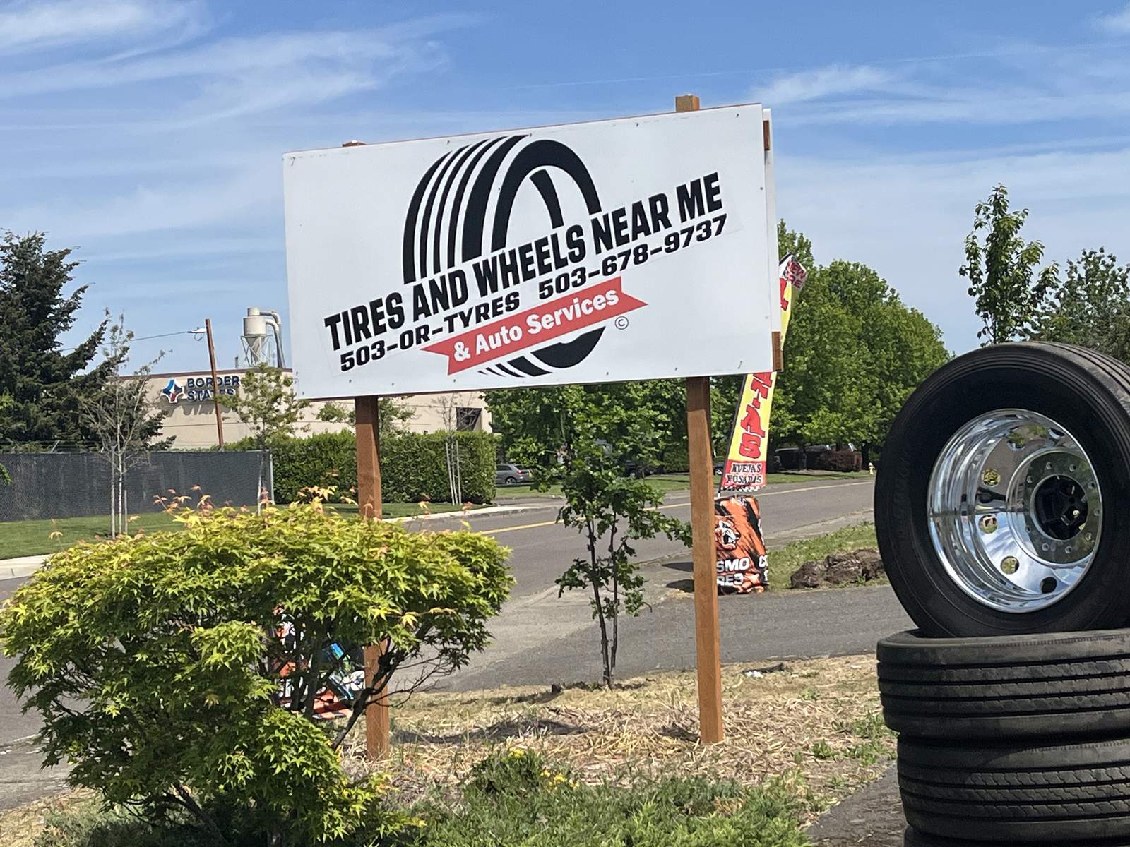 Tire installation service area in Hubbard Oregon